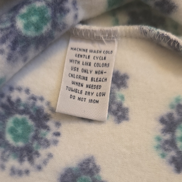 Cabin Creek Winter Floral Fleece in Blue and Green - Picture 14 of 15